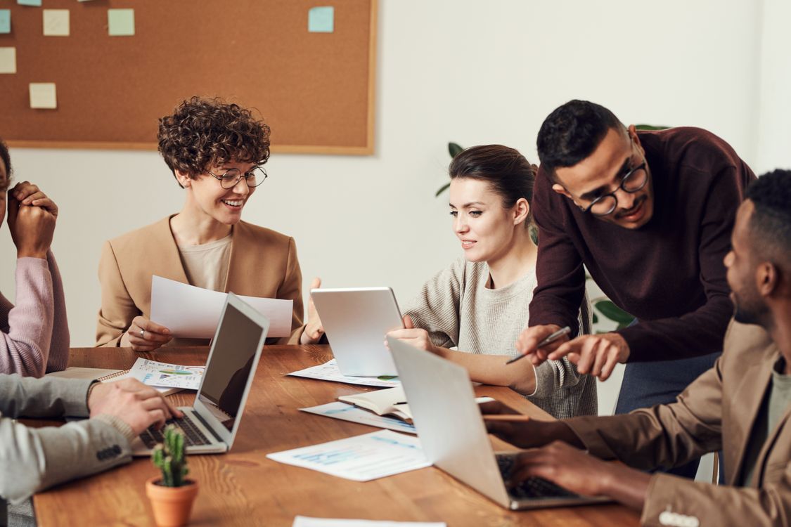 Customer Service Virtual Assistant: Services, Rates & Skills